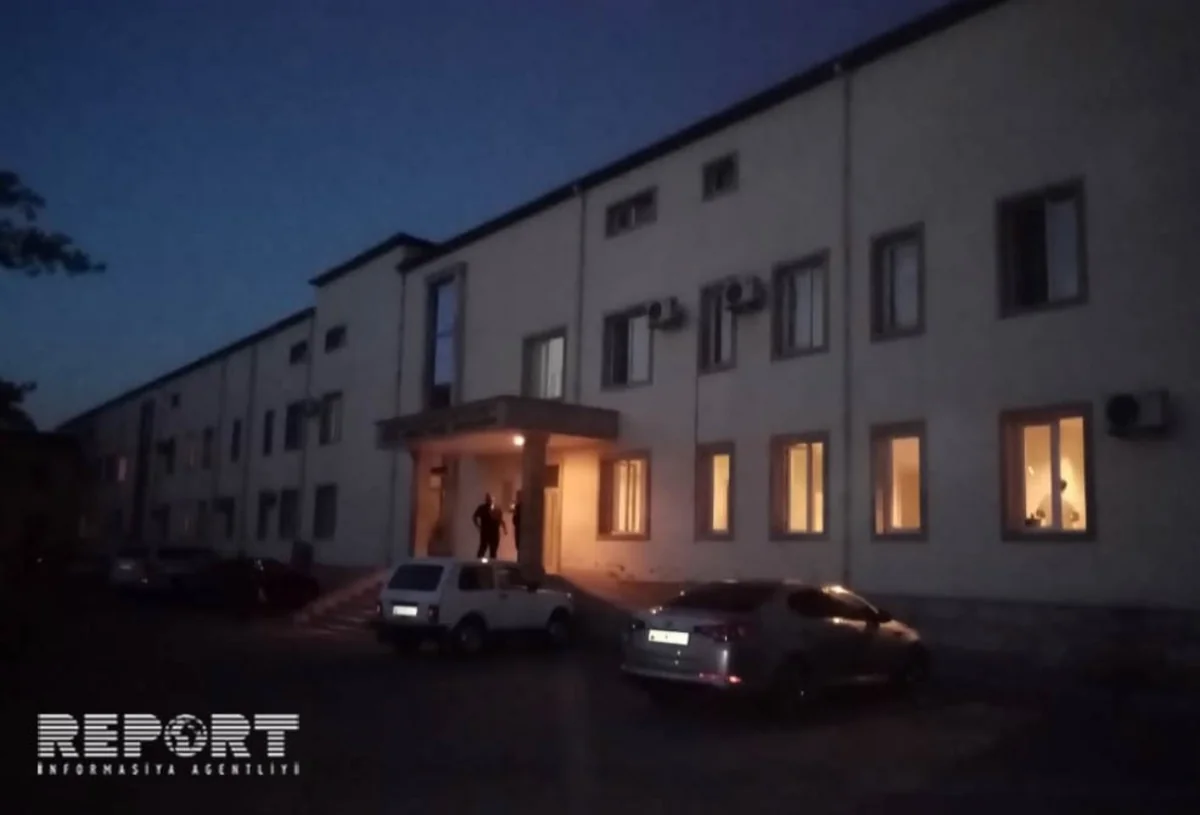 Bərdədə yol kənarında duran iki qadını maşın vurub