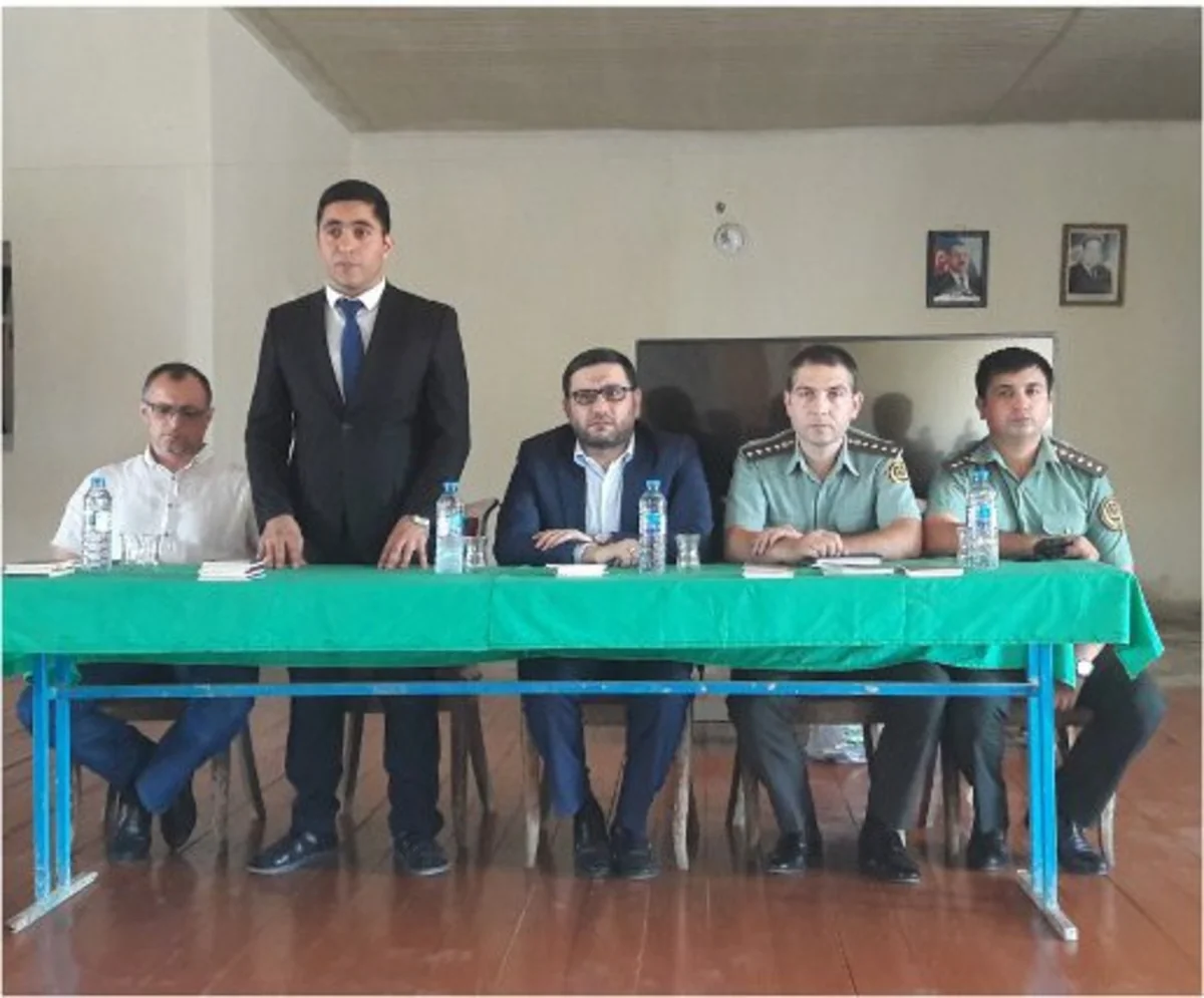 Hacı Şahin Həsənli məhbuslarla görüşüb