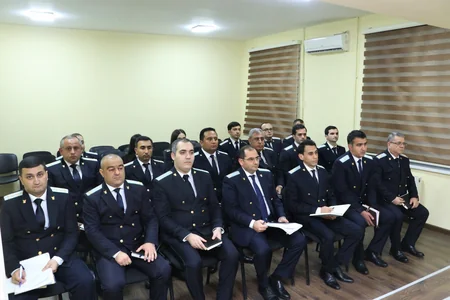 Baş prokuror Abşeronda vətəndaşları qəbul edib