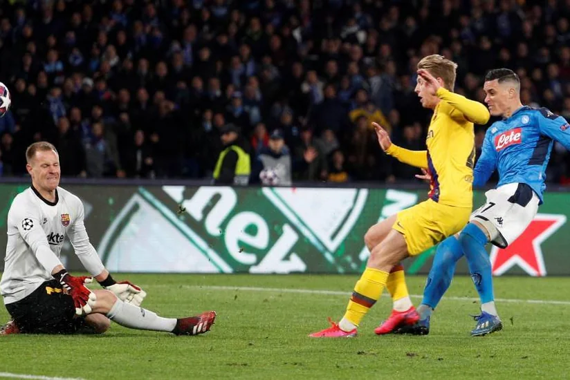 Ter Ştegen Çempionlar Liqasında Barselonanın heyətində ən çox oyun keçirən ikinci əcnəbi olub