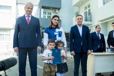 Daha 50 şəhid ailəsi və müharibə əlilinə yeni mənzillər təqdim olunub