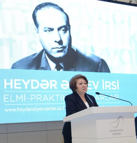 Heydər Əliyev Mərkəzində ümummilli liderə həsr olunan elmi-praktik konfrans keçirilib