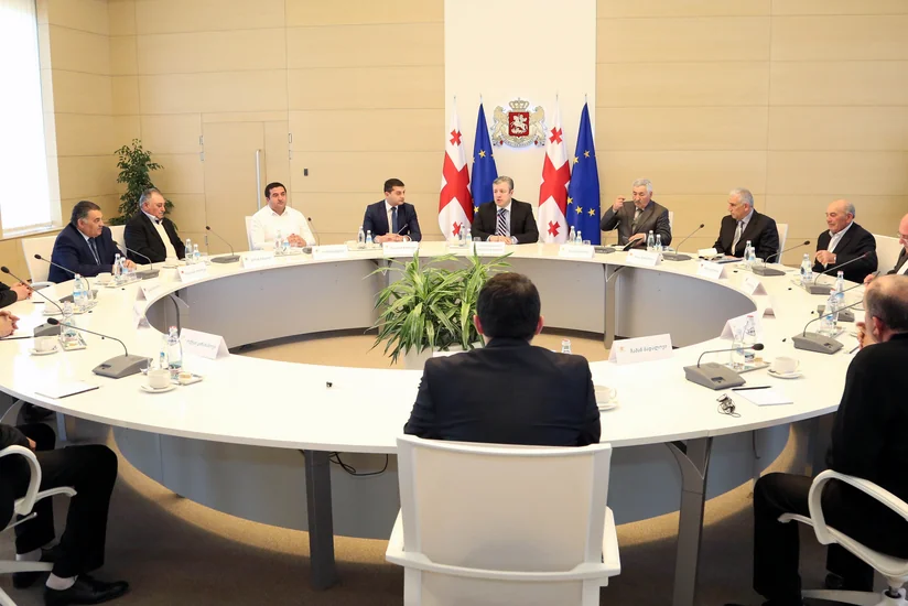Gürcüstanın baş naziri ölkənin Azərbaycan Ağsaqqallar Şurasının üzvləri ilə görüşüb