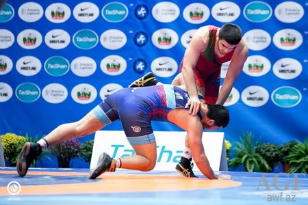 Güləşçi Şamil Zubairov ermənini məğlub edərək sonda dünya çempionu olub