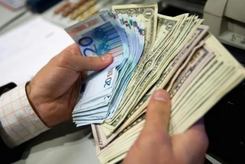Azərbaycanda banklararası valyuta kreditləri ucuzlaşıb