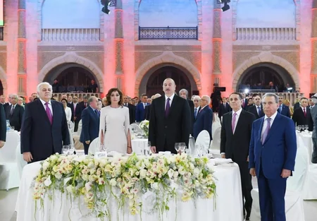 Prezident İlham Əliyev 28 May - Respublika Günü münasibətilə keçirilən rəsmi qəbulda iştirak edib