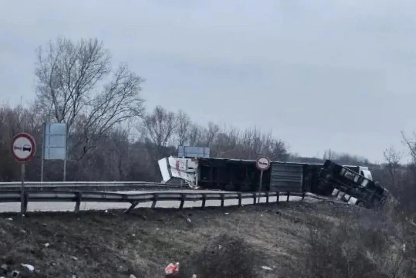 Bolqarıstanda avtobusla yük maşınının toqquşması nəticəsində 4 nəfər ölüb