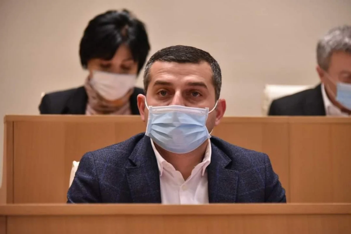 Gürcüstan KİV: “Komendant saatı”nı pozan azərbaycanlı deputat qarət olunub