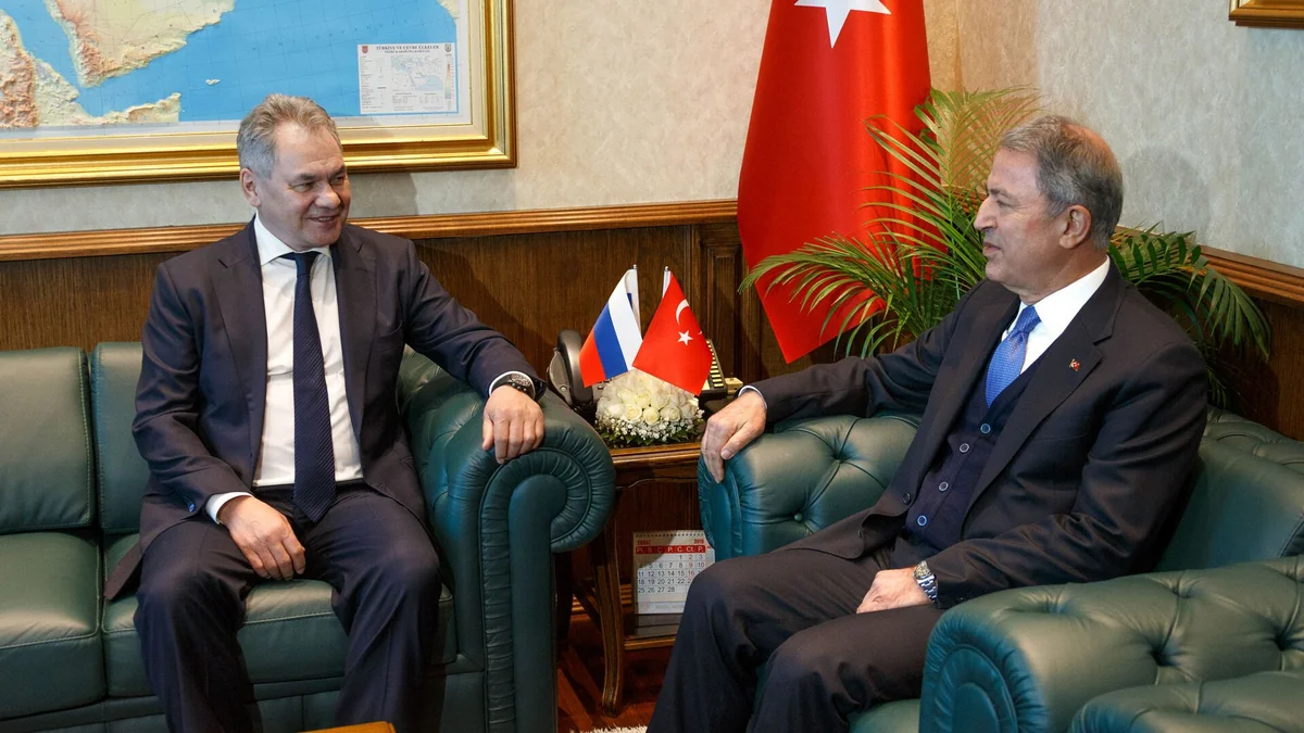 Hulusi Akar və Sergey Şoyqu arasında görüş olub