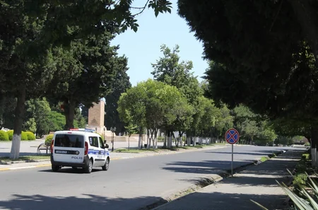 Polis Lənkəranda edilən sərt karantin rejimini qaydalarına nəzarət edir