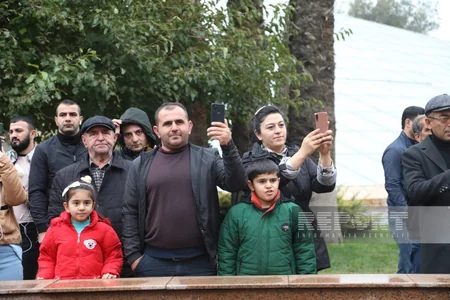 Bakıda hərbi orkestrlərin müşayiəti ilə Zəfər yürüşü keçirilib - YENİLƏNİB