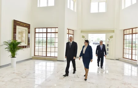 Prezident İlham Əliyev Masazırda yeni inşa olunan tam orta məktəbin açılışında iştirak edib
