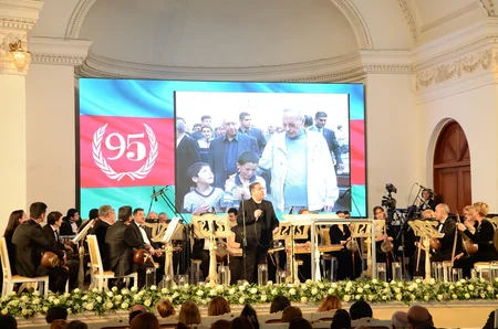 Səbail rayonunda Heydər Əliyevin xatirəsinə həsr olunmuş klassik musiqi gecəsi keçirilib