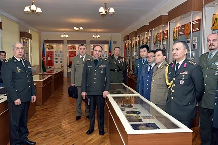 Аккредитованные в страну военные атташе посетили специальные учебные заведения