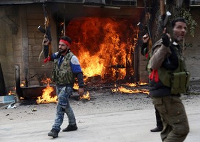 Suriyada şəhər meri və oğlu öldürülüb