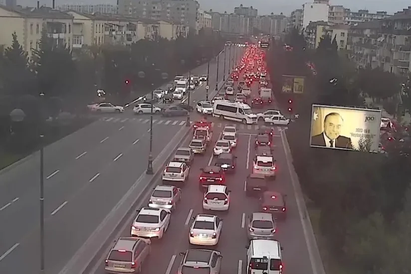 Bakının bir sıra yollarında tıxac müşahidə olunur - SİYAHI