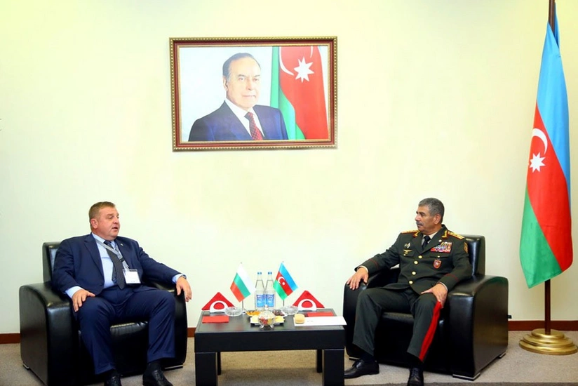 Zakir Həsənov Bolqarıstanın müdafiə naziri ilə görüşüb