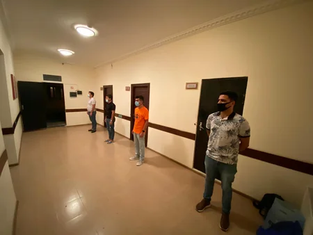 Qaradağda qapalı məkanda çay evi aşkarlandı
