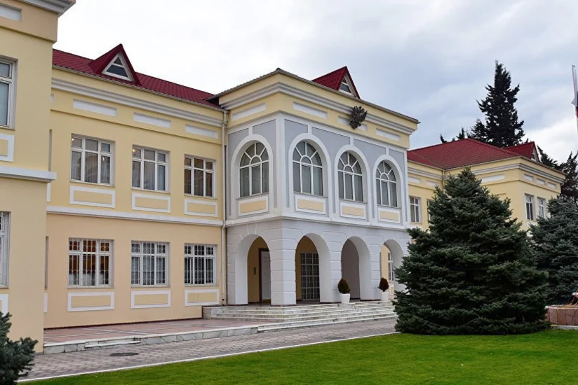 Russian citizens in Azerbaijan vote on constitutional referendum