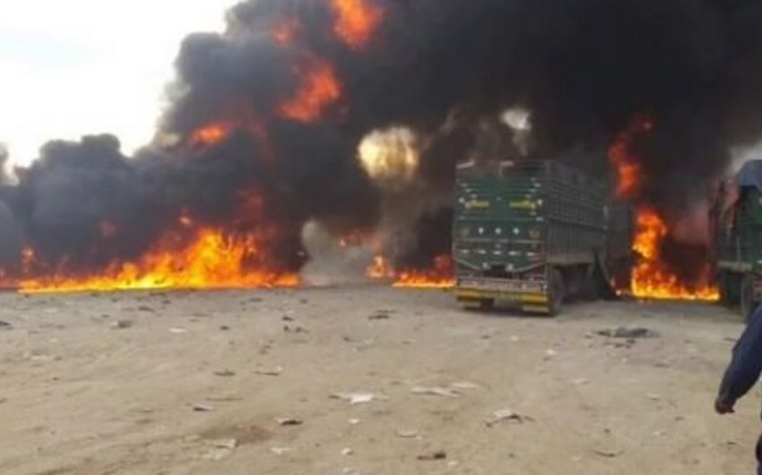 ​Rusiya Suriyaya yardım aparan tırları bombalayıb, 7 nəfər ölüb - VİDEO - YENİLƏNİB