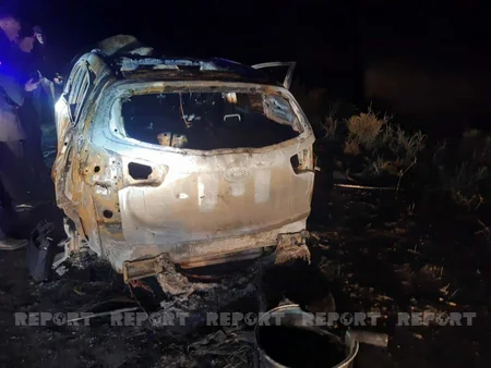 Sabirabadda avtomobil yanıb, ölən var