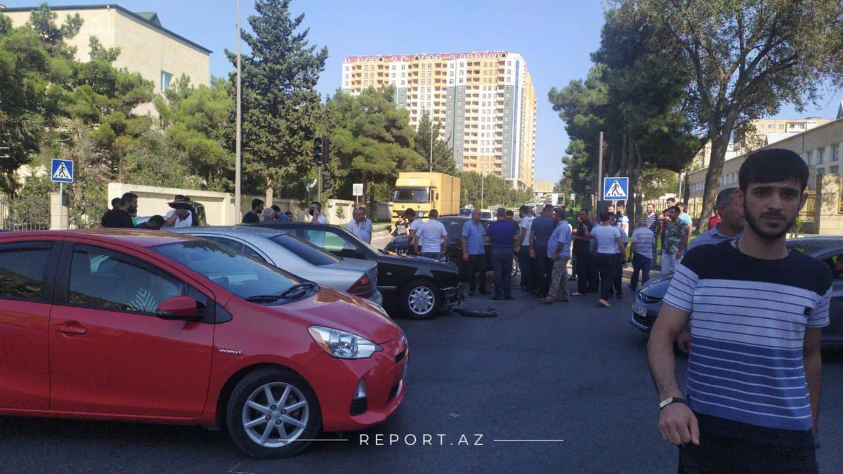 Xətai rayonunda iki avtomobil toqquşdu