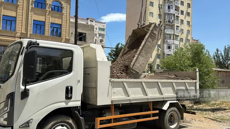 Sumqayıtda iki nəfərin öldüyü partlayış baş verən binanın söküntüsünə başlanılıb