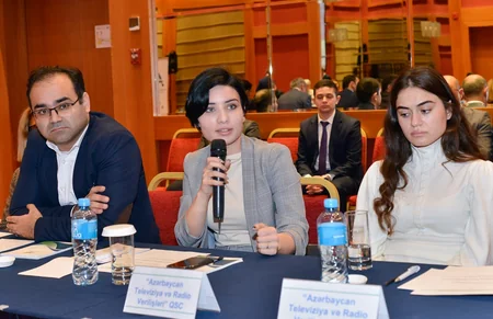 Televiziyalarda reklam qanunvericiliyinə riayət olunması vəziyyəti müzakirə edilib