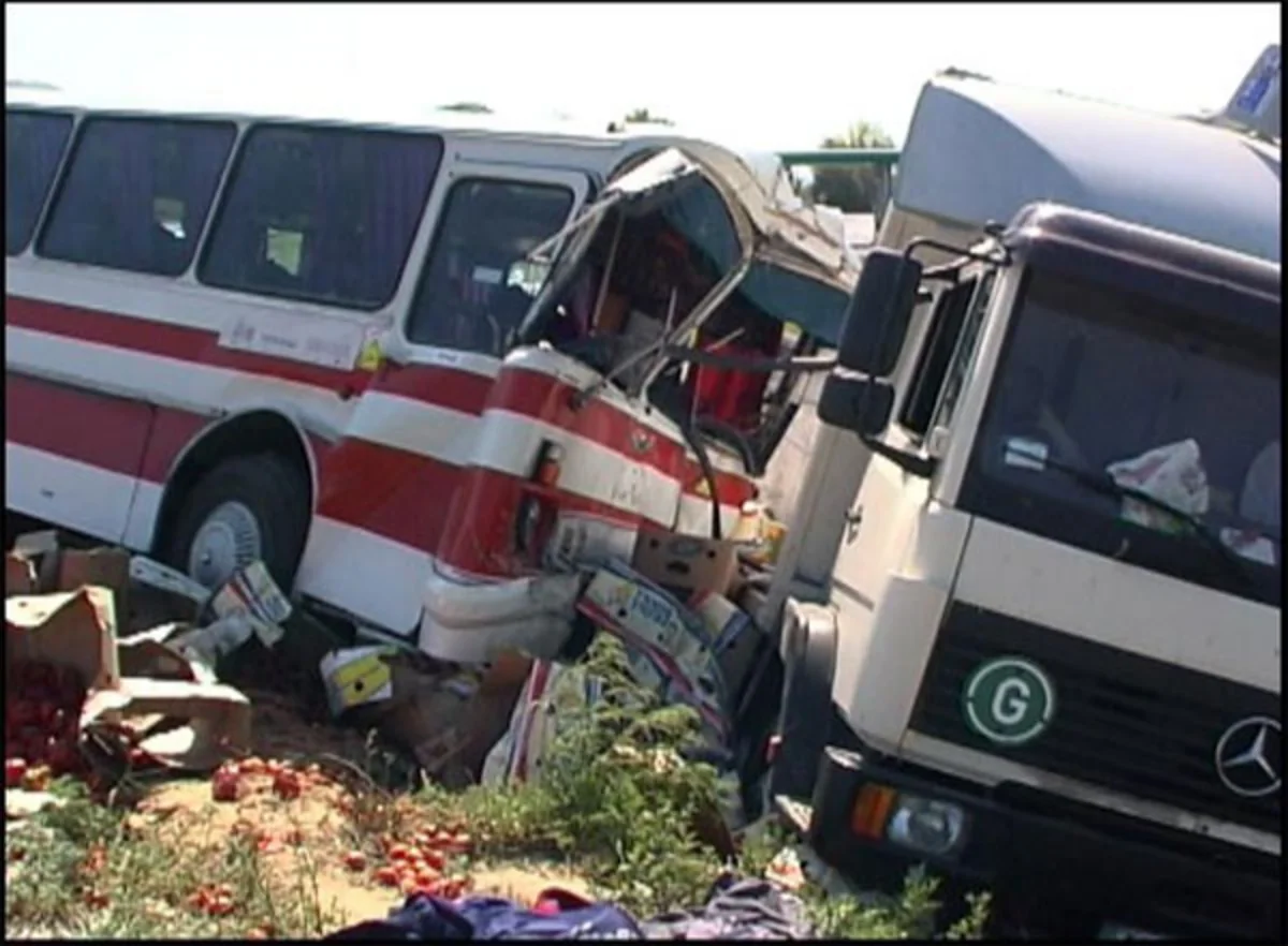 ​Nigeriyada avtobus qəzası nəticəsində 16 nəfər həlak olub
