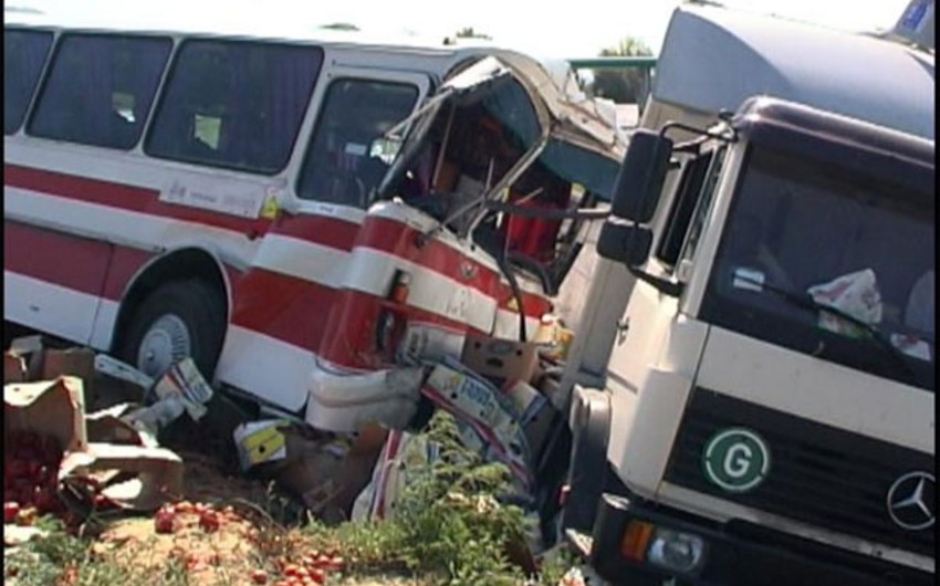 ​Nigeriyada avtobus qəzası nəticəsində 16 nəfər həlak olub