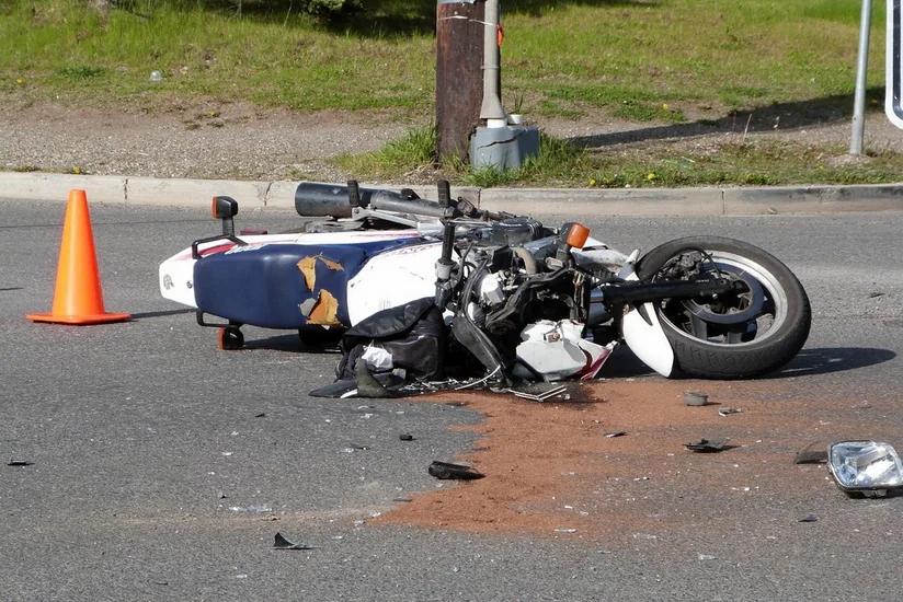 İmişlidə motosikl avtomobillə toqquşub, xəsarət alan var