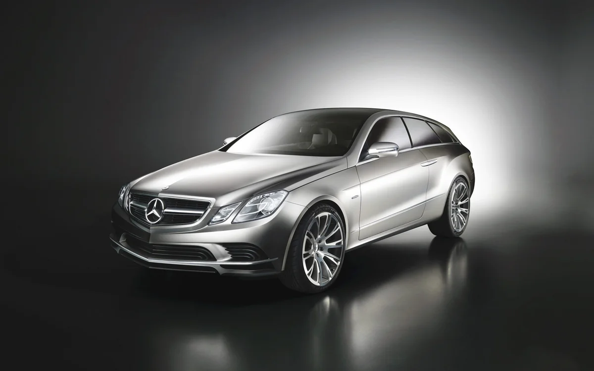 Mercedes 800 mindən çox avtomobili geri çağırır