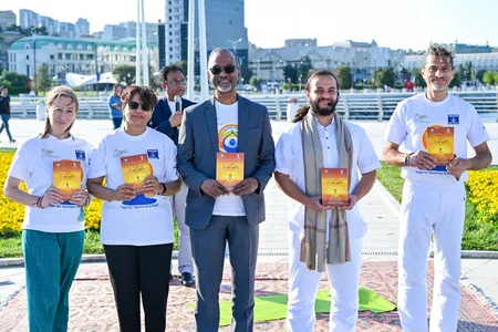 Picturesque Baku Boulevard, overlooking iconic Baku Eye, hosts mesmerizing yoga extravaganza
