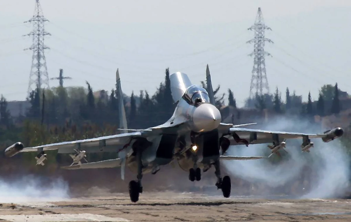 Əlcəzairdə hərbi təyyarə qəzaya uğrayıb, ölənlər var - FOTO