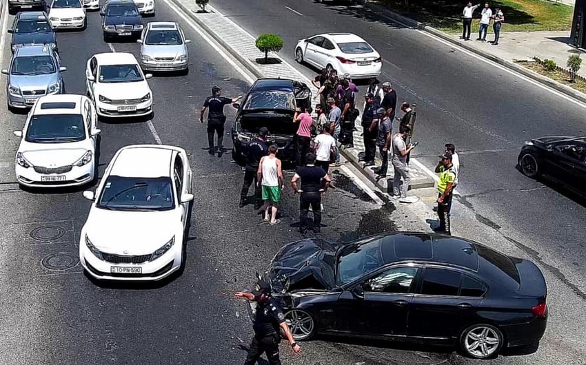 Mətbuat prospektində yol-nəqliyyat hadisəsi baş verib