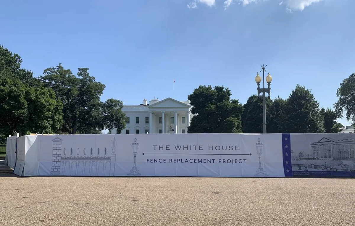 Trump begins to build a wall around the White House