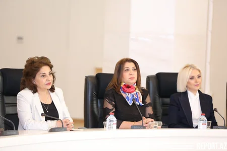 Prezident mükafatları qadınlara təqdim olundu - FOTO