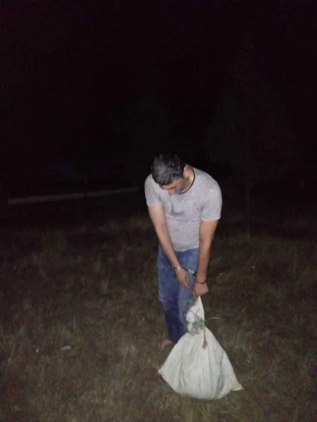 Lənkəranda toy mərasimi üçün bəzədilmiş avtomobildən bir kisə narkotik maddə çıxıb