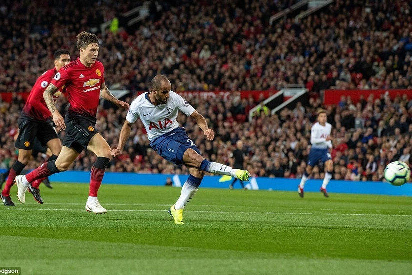 Tottenhem səfərdə Mançester Yunaytedi darmadağın edib