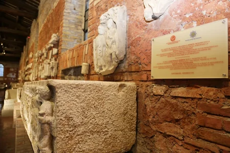 QMİ sədri Heydər Əliyev Fondunun Vatikan və Romada bərpa etdiyi abidələrə baş çəkib