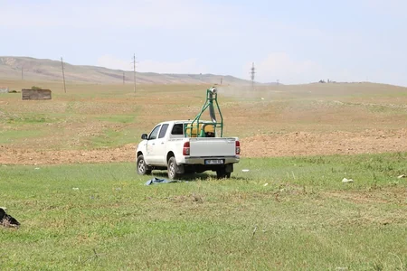 Gürcüstanda azərbaycanlıların yaşadıqları bölgədə çəyirtkələrə qarşı mübarizə tədbirləri həyata keçirilir