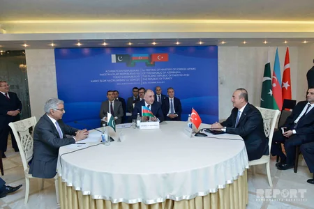 Bakıda Azərbaycan, Türkiyə və Pakistan XİN başçılarının ilk üçtərəfli görüşü başlayıb