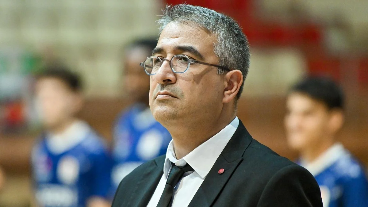 Xəzrinin baş məşqçisi: Müdafiədə çox yaxşı oynadıq