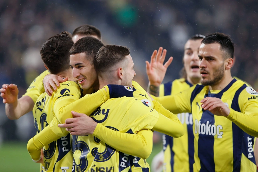 Superliqa: “Fənərbağça” “Qalatasaray”la xal fərqini 4-ə endirib