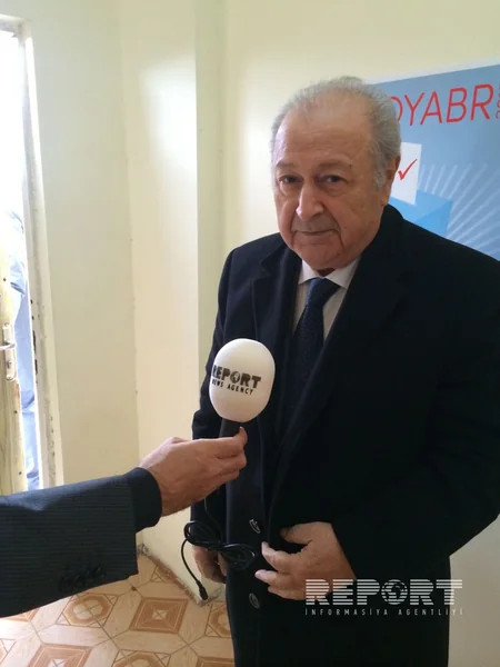 Azərbaycanın keçmiş prezidenti parlament seçkilərində səs verib - FOTO