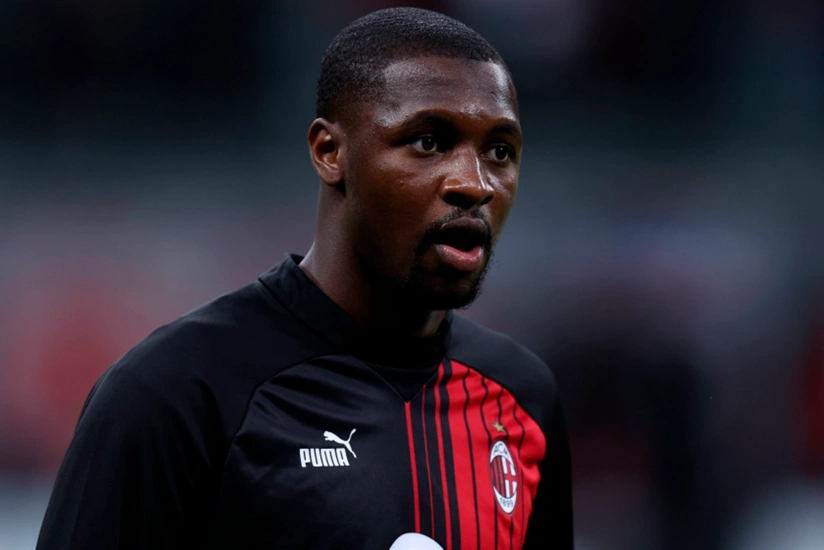 Milan futbolçusu ilə yollarını ayırıb