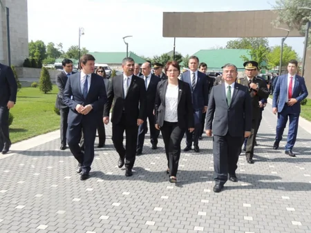 Qəbələdə Azərbaycan, Gürcüstan və Türkiyə müdafiə nazirlərinin görüşü başlayıb - FOTO