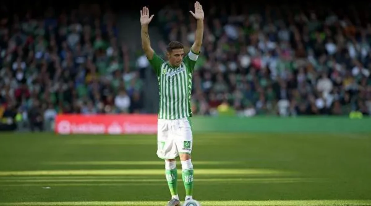 La Liqa təmsilçisi 38 yaşlı futbolçusu ilə müqaviləni uzadıb