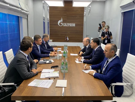 Azərbaycanın energetika naziri OPEC-in baş katibi və rusiyalı həmkarı ilə neft bazarındakı vəziyyəti müzakirə edib
