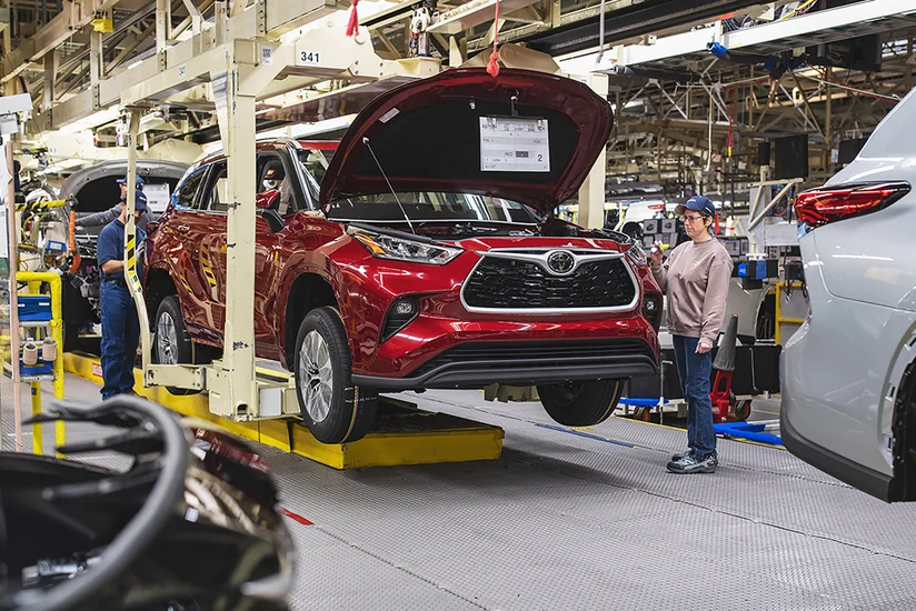 Toyota возобновила работу заводов после системного сбоя